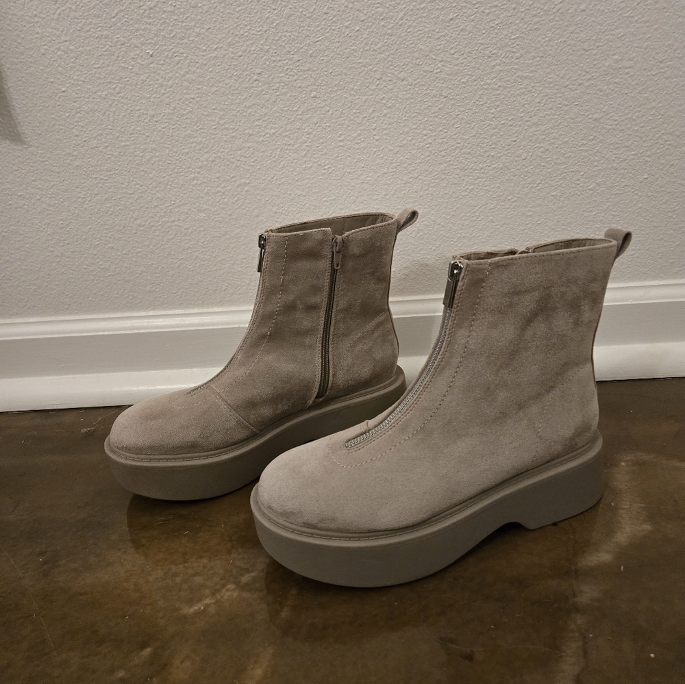 NEW Portland Boot Company Gray Suede Boots Lug Platform Style 9.5 - Picture 5 of 9